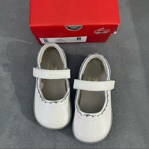 See Kai Run Mary Jane II Leather Flats Size 8 White Silver